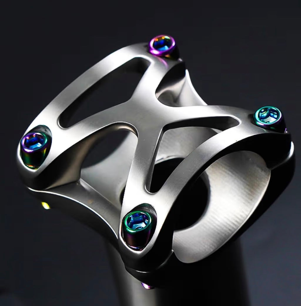Multicolor handlebar stem bolts