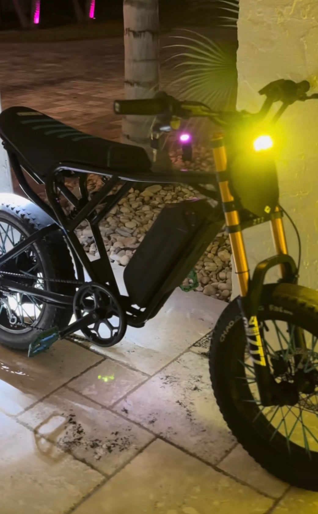 *Pre order* Rock light